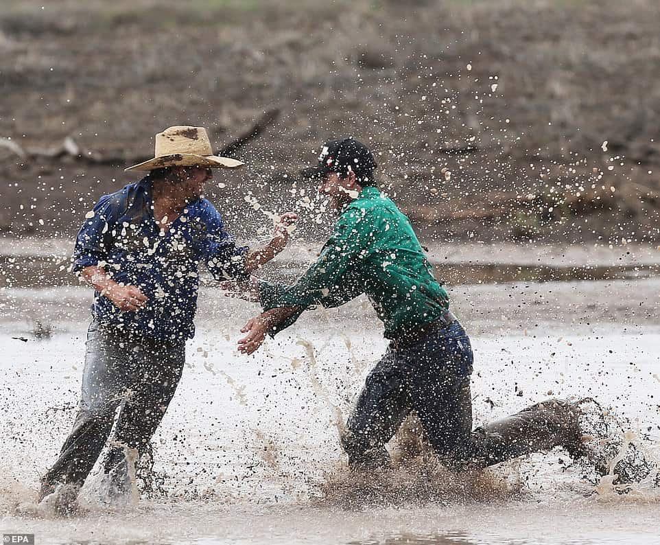 Top 10 Justin George Strait Waterproof Boots: High-quality Boots That You Should Not Miss 2 ung chong nuoc eo bien Justin George