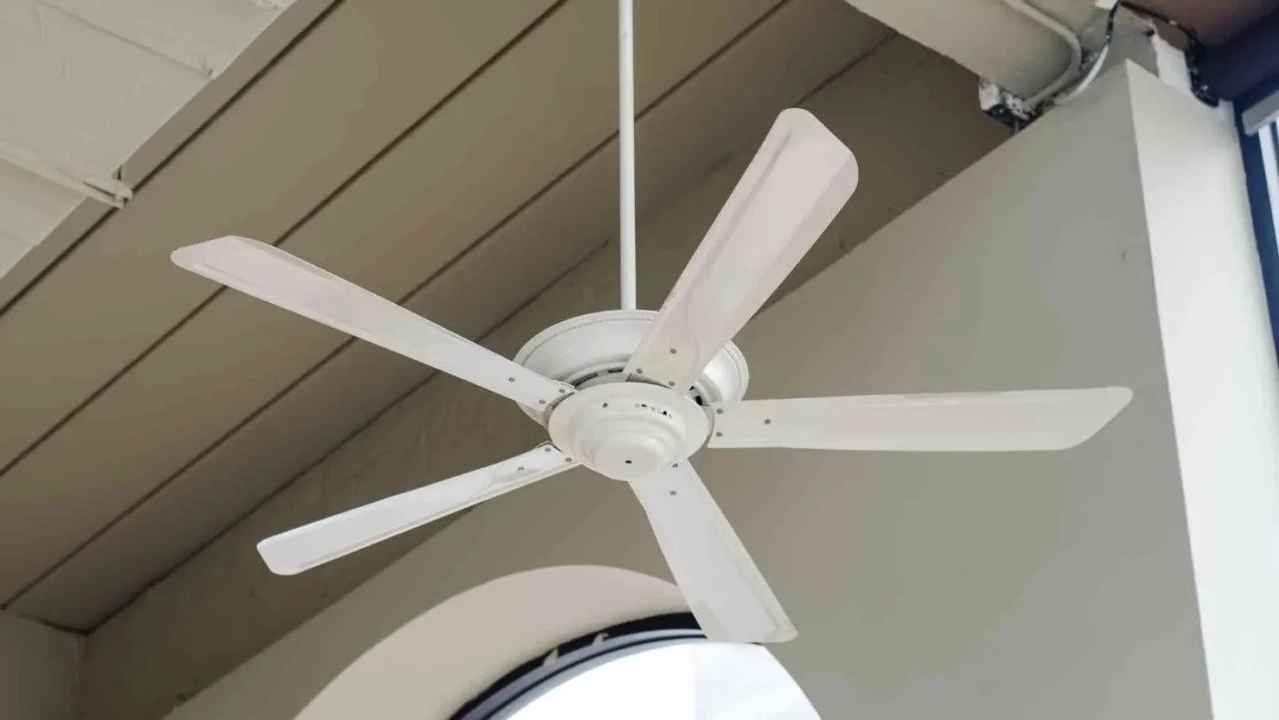Battery Operated Ceiling Fan: Ideal For The Hot Summer Months 3 Battery Operated Ceiling Fan