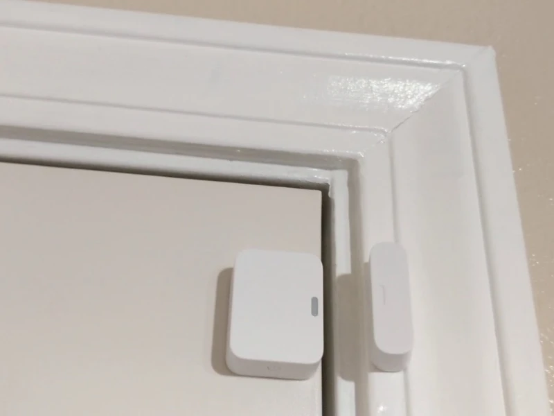 KEEP YOUR ALARMS SENSITIVE WITH ADHESIVE TAPE FOR ALARM SENSORS 3 adhesive tape for alarm sensors