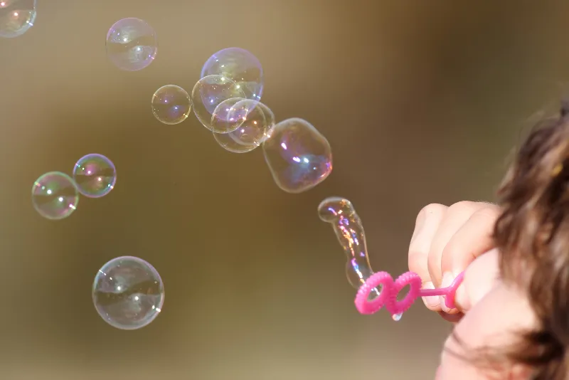Best Bubble Blowing Pipes: Which One Do You Choose? 3 Best Bubble Blowing Pipes