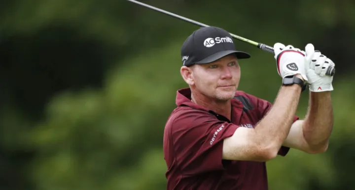 Best Golf Glove for Sweaty Hands 3 best golf gloves