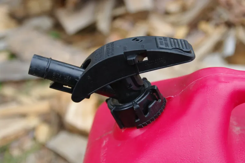 Best Dolmar Gas Can - Which One Suits Your Needs? 3 Best Dolmar Gas Can