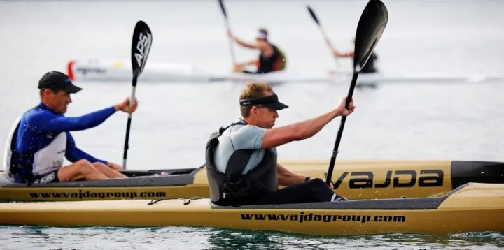 CARBON FIBER DRAGON BOAT PADDLE: THE LIGHTWEIGHT OPTION 2 carbon fiber dragon boat paddle