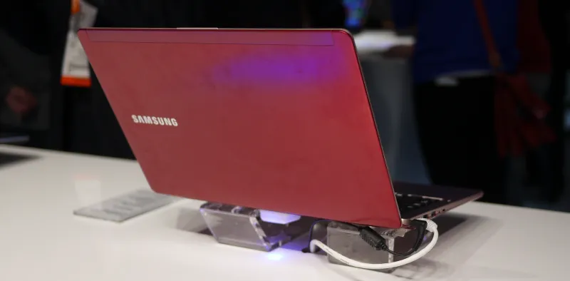 GET AN UP CLOSE LOOK AT THE SAMSUNG NOTEBOOK HOYT6YK 6 samsung notebook hoyt6yk